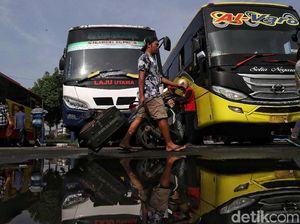 Menengok Hiruk Pikuk Pemudik di Terminal Tanjung Priok