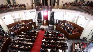 Suasana Misa Malam Natal di Gereja Immanuel