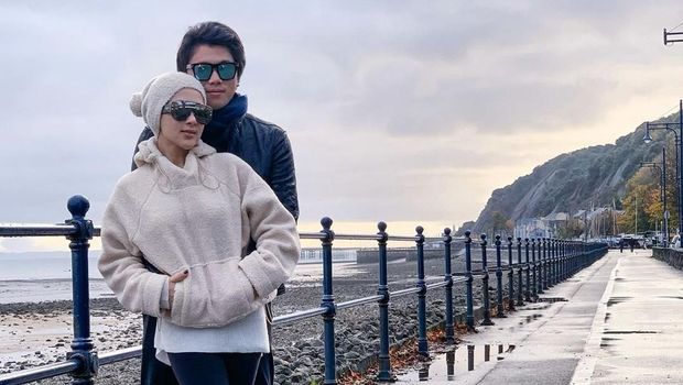 Syahrini dan Reino Barack