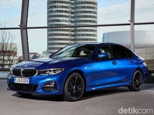 Setengah Juta Mobil Elektrifikasi BMW Meluncur ke Jalanan