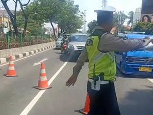 Ada Tas Mencurigakan Dekat Gereja di Depok, Gegana Meluncur Ada Tas Mencurigakan Dekat Gereja di Depok, Gegana Meluncur