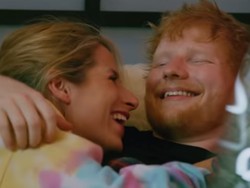 Mesranya Ed Sheeran dan Istri dalam Video Klip Baru