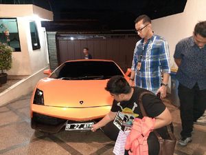 Aksi Koboi Pengemudi Lamborghini, Tidak Pakai Akal Sehat Aksi Koboi Pengemudi Lamborghini, Tidak Pakai Akal Sehat