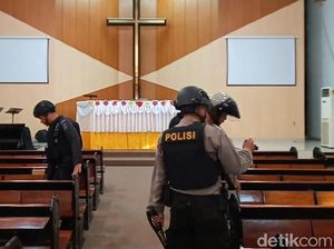 Cegah Ancaman Teror, Unit Jibom Sterilisasi 9 Gereja di Cirebon