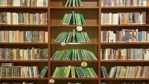 Apa Jadinya Kalau Pohon Natal Dibuat Dari Perkakas di Tempat Kerja?