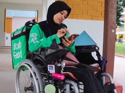 5 Kisah Haru Perjuangan Driver Ojol Demi Hidupi Keluarga Bikin Terenyuh