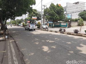 Tas Mencurigakan Dekat Gereja di Depok Berisi Buku, Lalin Dibuka Kembali Tas Mencurigakan Dekat Gereja di Depok Berisi Buku, Lalin Dibuka Kembali