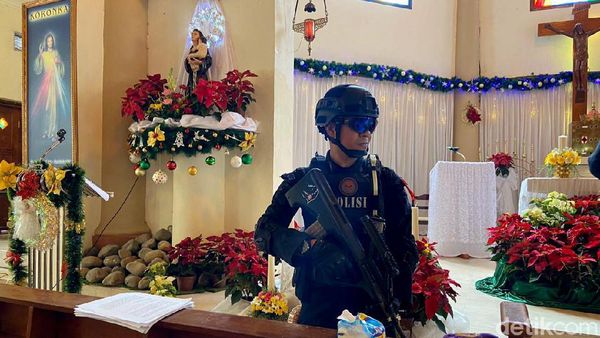 Jelang Misa Natal, Gegana Sisir Gereja di Makassar