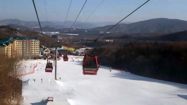 Suasana di Yabuli Ski Resort di lereng Gunung Changbai, Provinsi Heilongjiang, China, Jumat (20/12). (ANTARA/M. Irfan Ilmie)