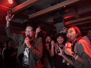 Kasper Bikin Kontes Adu Singing Begitu Bahagia Kasper Bikin Kontes Adu Singing Begitu Bahagia