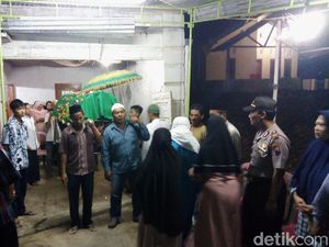 Duka Keluarga Ainan, Mahasiswa Unsika yang Tewas dalam Gua Lele Duka Keluarga Ainan, Mahasiswa Unsika yang Tewas dalam Gua Lele