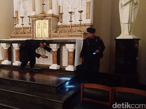 Jelang Natal, Tim Jibom Sterilisasi Gereja di Kota Bandung Jelang Natal, Tim Jibom Sterilisasi Gereja di Kota Bandung