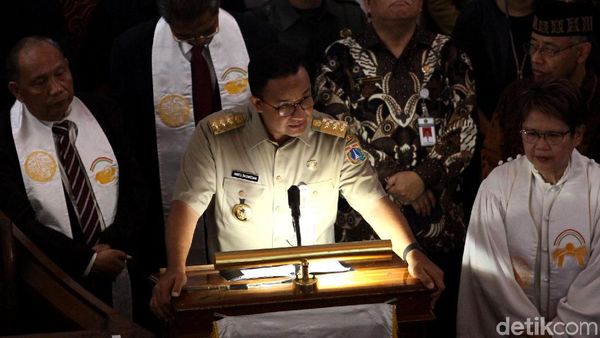 Momen Anies Kunjungi Gereja Immanuel