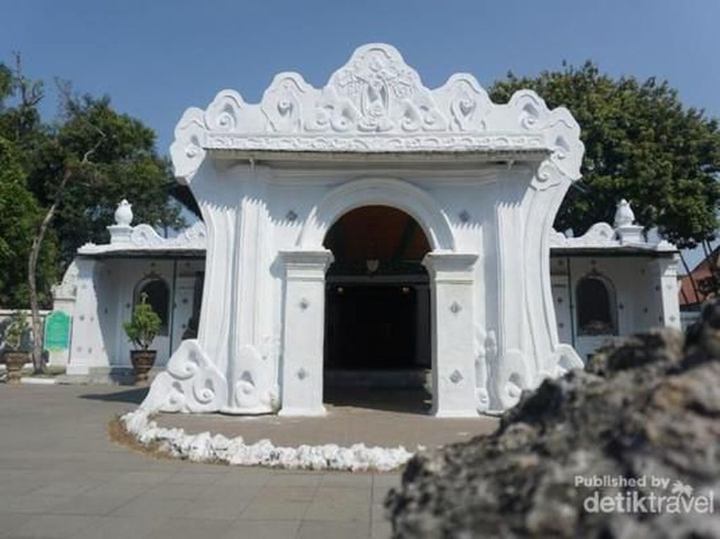 Seharian Berwisata Sejarah di Cirebon, ke Mana Saja? Seharian Berwisata Sejarah di Cirebon, ke Mana Saja?