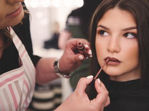15 Urutan Makeup Lengkap untuk Sehari-hari dari Bubah Alfian 15 Urutan Makeup Lengkap untuk Sehari-hari dari Bubah Alfian
