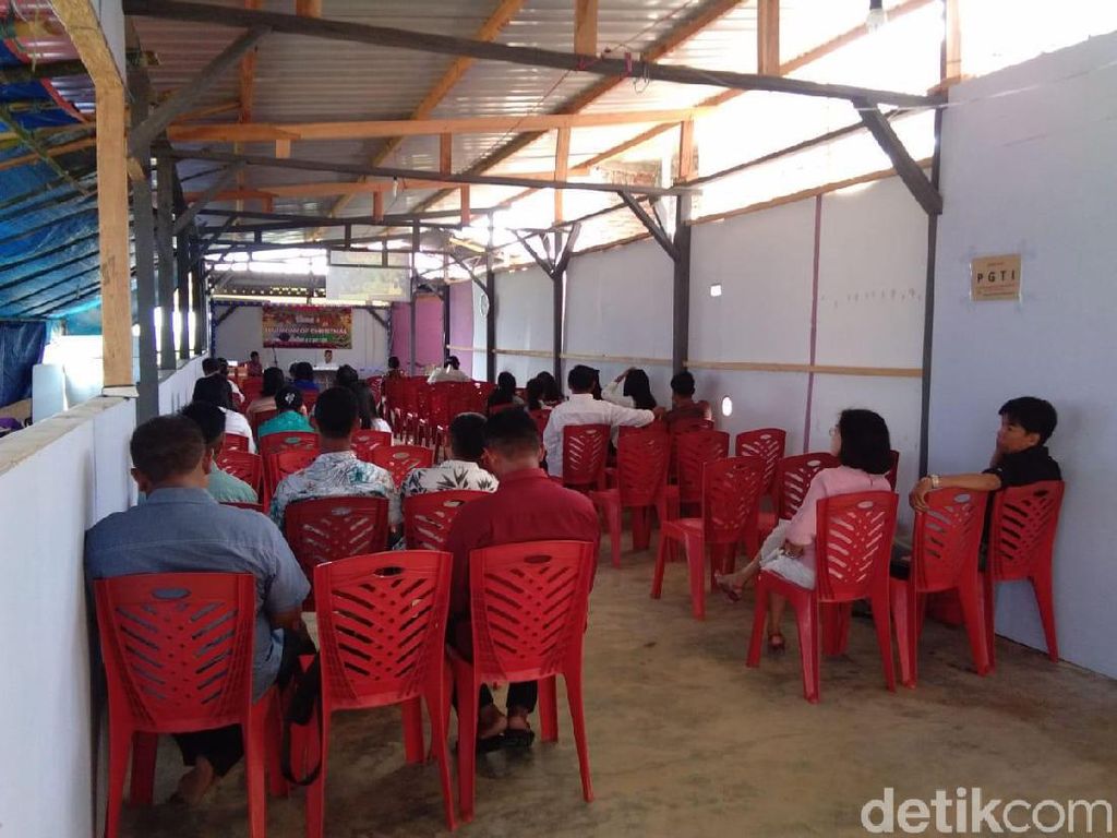 Diguncang Gempa, Jemaat di Sigi Berhamburan Keluar Gereja Diguncang Gempa, Jemaat di Sigi Berhamburan Keluar Gereja