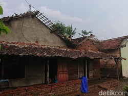 Puluhan Rumah di Trenggalek Rusak Disapu Angin Kencang