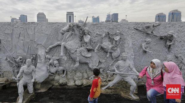 Wisata Sejarah Modal 'Goceng' di Monas