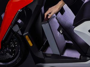 Ternyata Pemerintah Belum Berikan Aturan Soal Swap Baterai Motor Listrik Ternyata Pemerintah Belum Berikan Aturan Soal Swap Baterai Motor Listrik