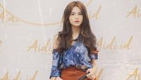 Foto: Gaya Casual Lania Fira, Pacar Ariel di Video Klip Noah