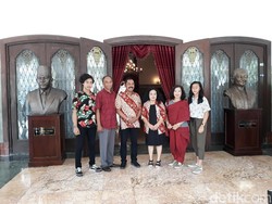 Kelahiran Cucu di Hari Natal Jadi Kado Buat FX Rudy