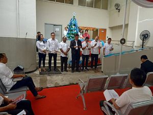 Soetikno Soedarjo hingga Eks Bupati Talaud Rayakan Natal di Rutan KPK Soetikno Soedarjo hingga Eks Bupati Talaud Rayakan Natal di Rutan KPK