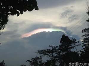 Fenomena Cahaya Warna Warni di Langit Ciamis Berhasil Diabadikan