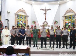 TNI-Polri Amankan Gereja dan Tempat Keramaian di Tuban Saat Natal