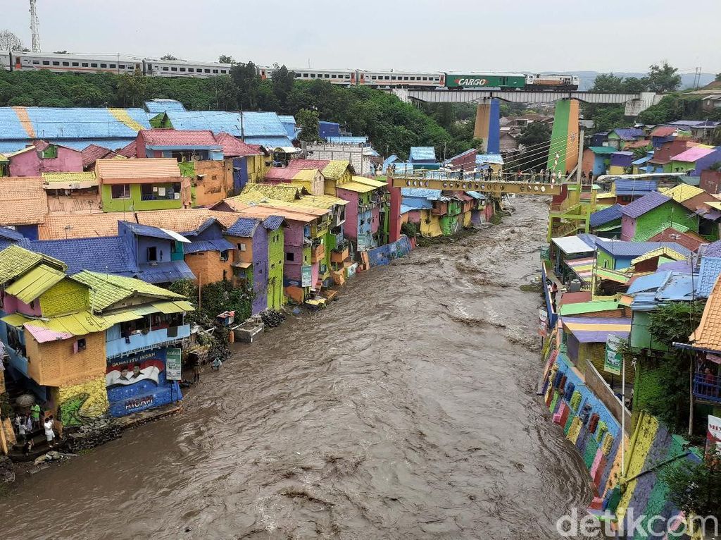 Kepala BNPB Sebut 98 Persen Sungai di Indonesia Airnya Tak Layak Konsumsi Kepala BNPB Sebut 98 Persen Sungai di Indonesia Airnya Tak Layak Konsumsi