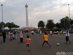 100 Ribu Orang Kunjungi Monas di Hari Libur Natal