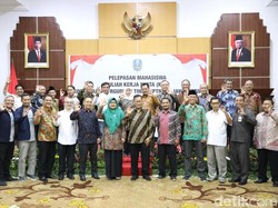 Tangani Pendangkalan, Khofifah Harap Regulasi Pengerukan Sungai Direvisi