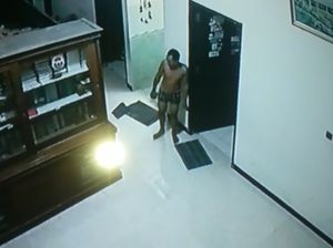 Pembobol Rumah Panitera Pakai Kolor Beraksi di 5 TKP Mojokerto Pembobol Rumah Panitera Pakai Kolor Beraksi di 5 TKP Mojokerto