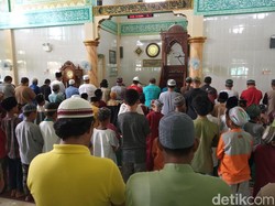 Umat Islam di Timika Papua Laksanakan Salat Gerhana Berjemaah
