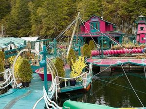 Potret Rumah Apung Cantik Senilai Rp 18 M