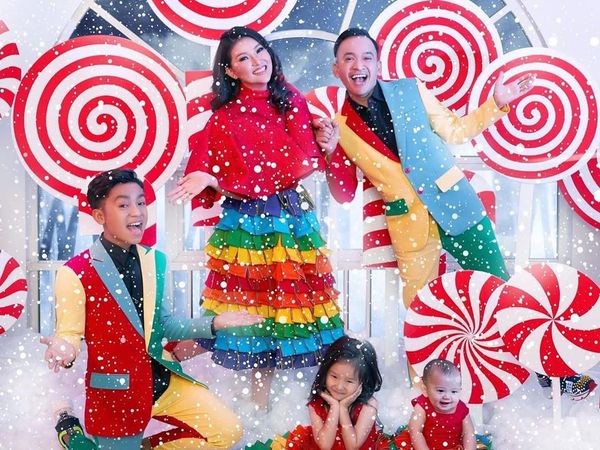 7 Potret Seru Keluarga Artis Rayakan Natal
