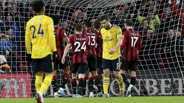 Arsenal kebobolan lebih dahulu dari AFC Bournemouth. (