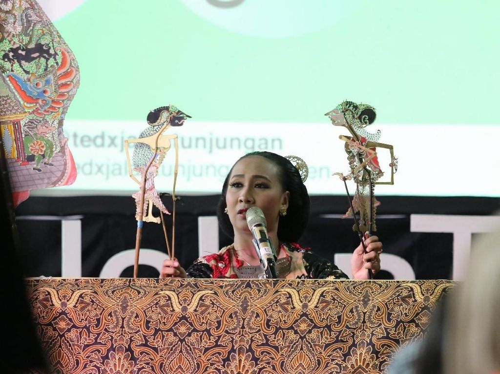 TEDxJalanTunjungan Angkat Pendidikan Seks dan Kesetaraan Gender TEDxJalanTunjungan Angkat Pendidikan Seks dan Kesetaraan Gender