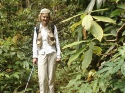 Warung Makan Dilempari Tanah Kuburan hingga Minum Air Hujan untuk Hidup