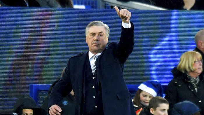 carlo ancelotti everton liga inggris premier league Everton manager Carlo Ancelotti gestures on the touchline during the English Premier League soccer match between Everton and Burnley at Goodison Park, Liverpool, England, Thursday Dec. 26, 2019. (Anthony Devlin/PA via AP)