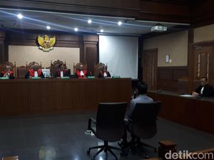 Soetikno Soedarjo Didakwa Beri Suap Rp 46 Miliar ke Emirsyah Satar Soetikno Soedarjo Didakwa Beri Suap Rp 46 Miliar ke Emirsyah Satar