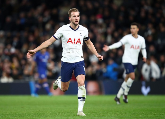 LONDON, ENGLAND - DECEMBER 22: Harry Kane of Tottenham Hotspur   during the Premier League match between Tottenham Hotspur and Chelsea FC at Tottenham Hotspur Stadium on December 22, 2019 in London, United Kingdom. (Photo by Julian Finney/Getty Images)