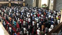 Salat Gerhana Matahari di Masjid Raya Bandung