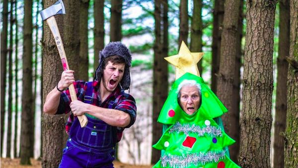 Foto-Foto Lucu Pasangan Nenek dan Cucu Yang Viral Ini Bikin Gemas