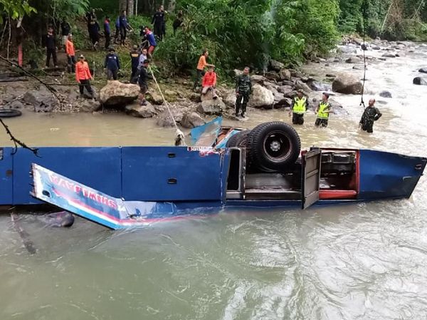 Bangkai Bus Sriwijaya Mulai Dievakuasi