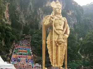 Batu Caves, Wisata Alam Ikonik Malaysia Batu Caves, Wisata Alam Ikonik Malaysia
