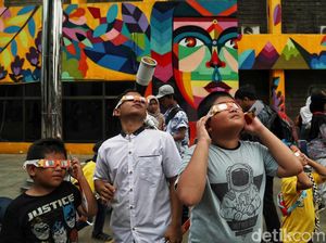 Jangan Lihat Gerhana Matahari Cincin Sembarangan, Bisa Buta! Jangan Lihat Gerhana Matahari Cincin Sembarangan, Bisa Buta!