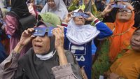 Keseruan Berburu Gerhana Matahari Cincin di Berbagai Negara