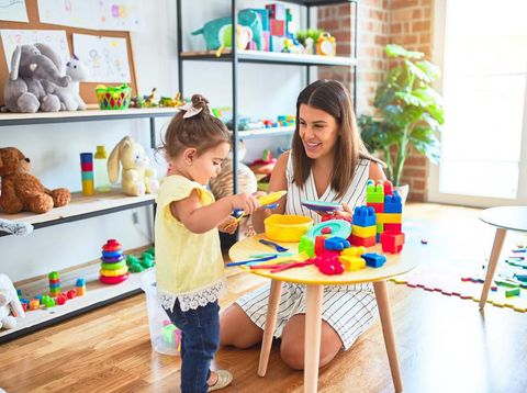 5 Permainan Kreatif yang Bikin Anak Betah di Rumah Saat Hujan