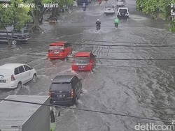 Hujan Deras, 12 Titik di Kota Bandung Terendam Banjir