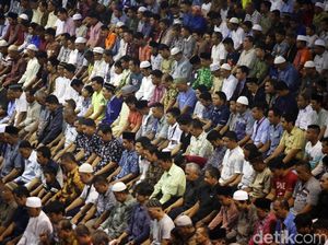 Melihat Salat Gerhana di Sejumlah Daerah di Indonesia Melihat Salat Gerhana di Sejumlah Daerah di Indonesia